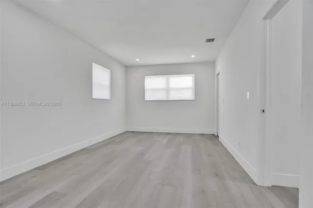 $799,999 | 1041 Northeast 169th Street, Miami, FL 33162