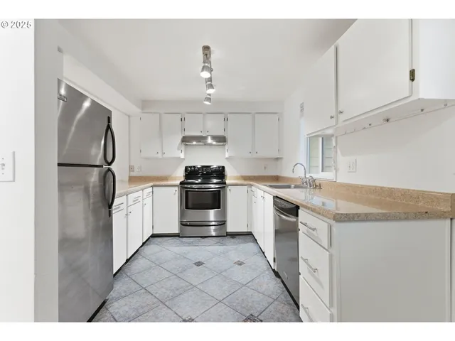 $279,999 | 13216 Northeast Salmon Creek Avenue, Unit K6, Vancouver, WA 98686