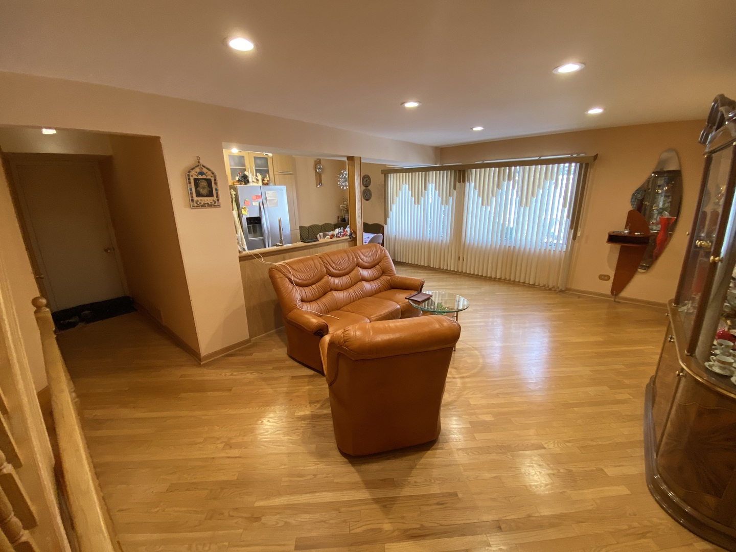 728 Inverrary Lane Deerfield, IL 60015 - Photo 4 of 15 a view of a living room with furniture