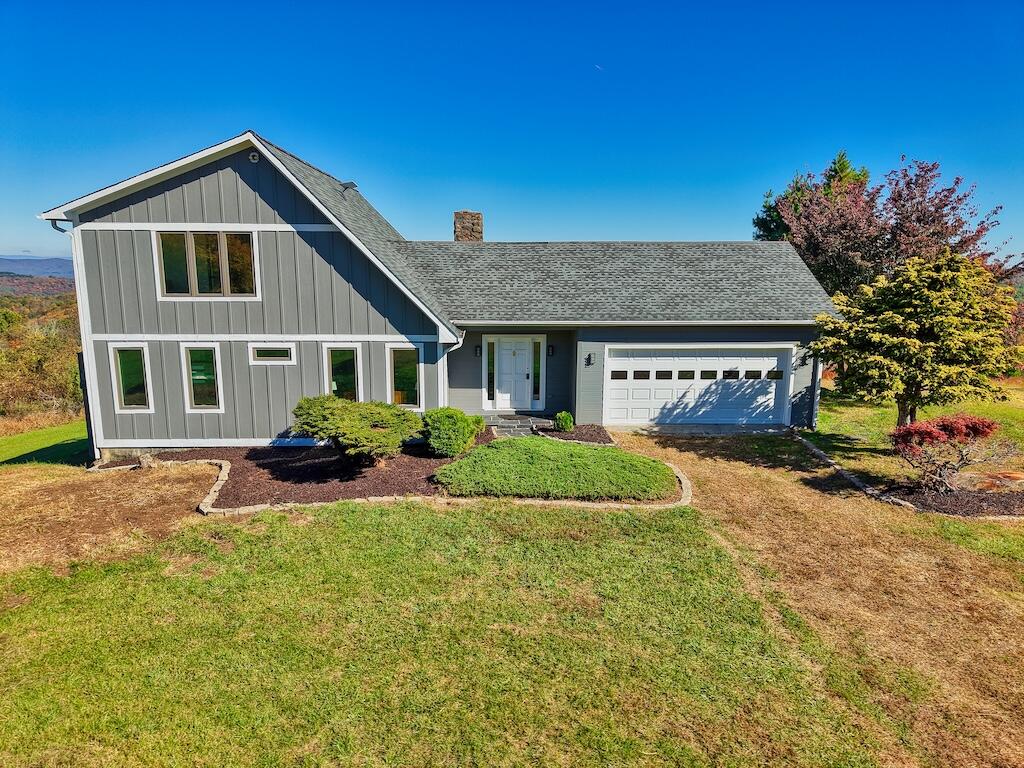 3384 Fairview Church Road Southwest Floyd, VA 24091 - Photo 4 of 62 front view of a house with a yard