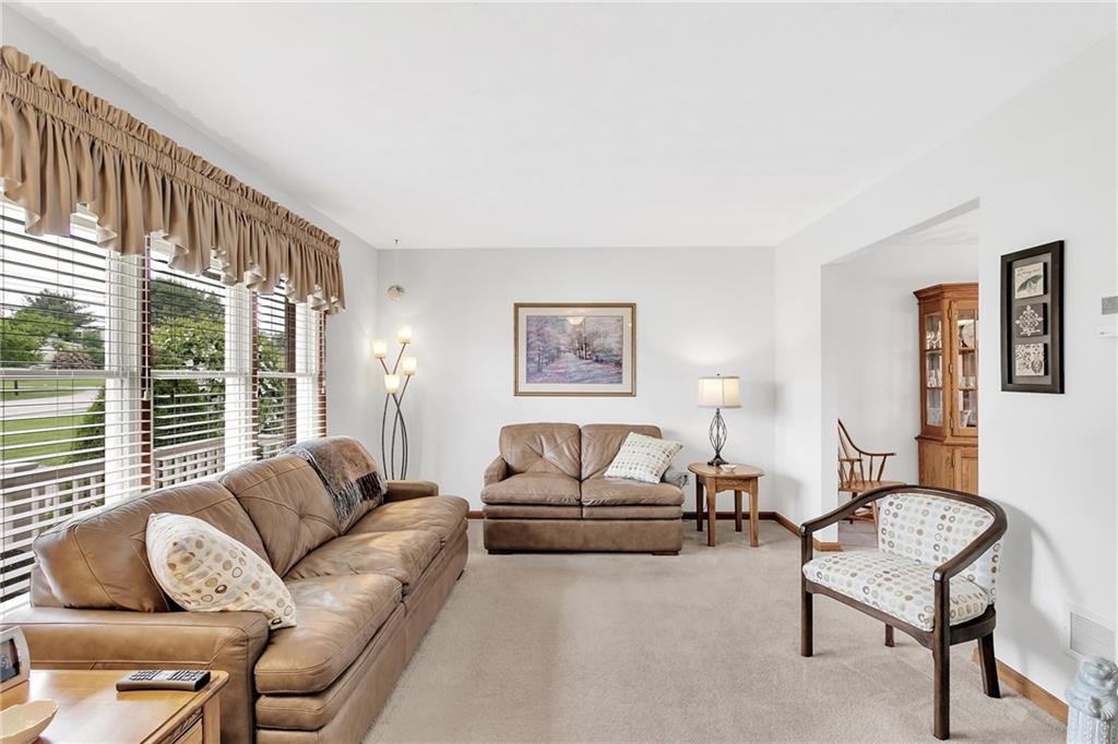 492 Wendel Road Irwin, PA 15642 - Photo 4 of 25 Gallery Image 4