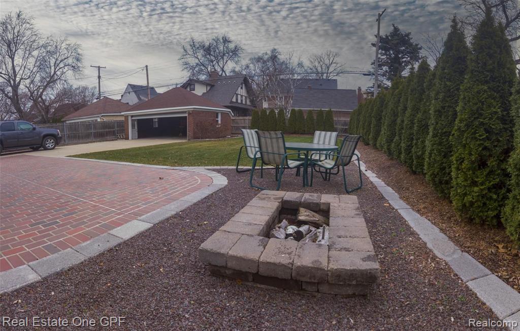 1210 Yorkshire Road Grosse Pointe Park, MI 48230 - Photo 32 of 37