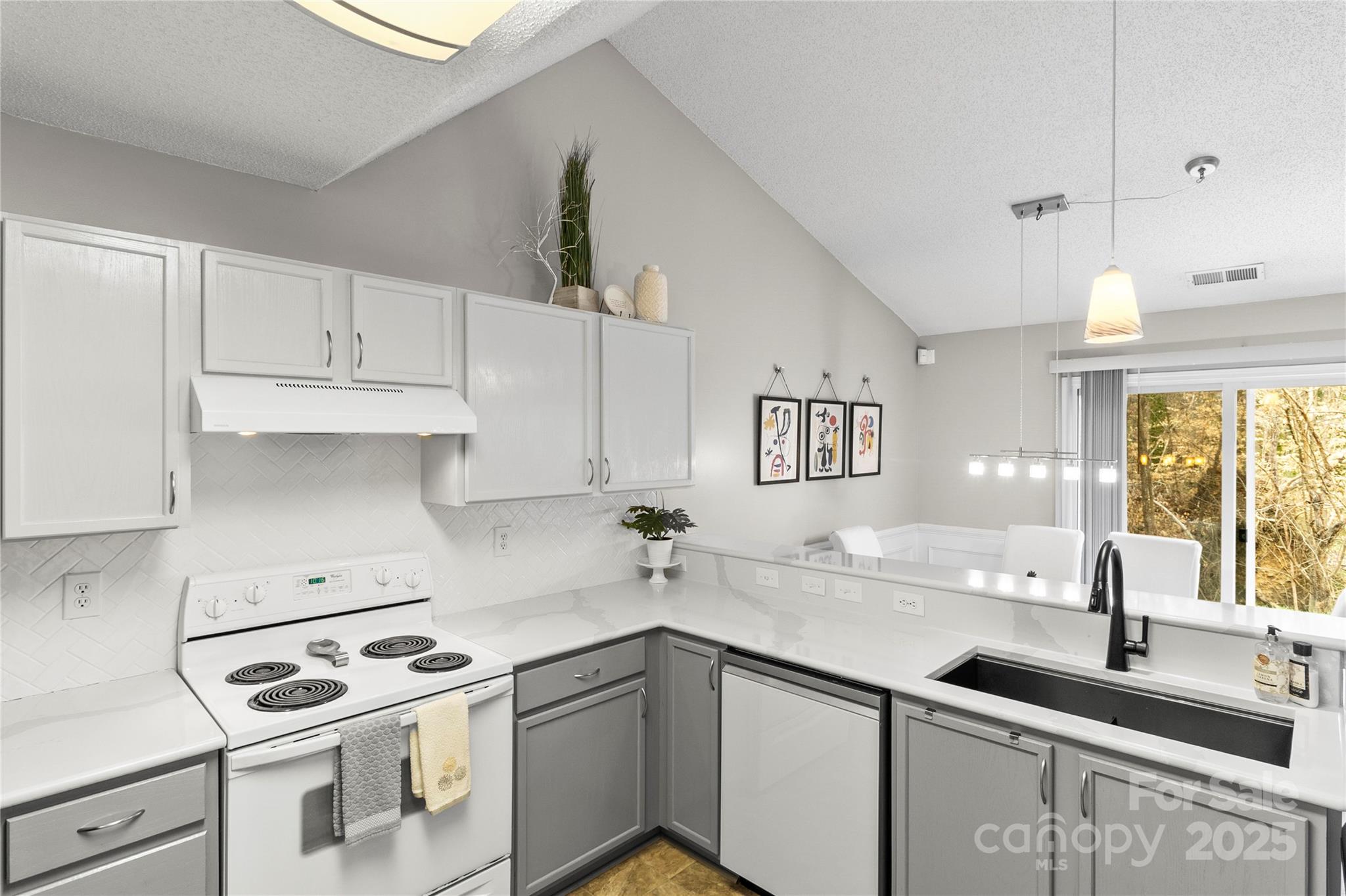 2316 Meadecroft Road Charlotte, NC 28214 - Photo 7 of 28 Gallery Image 7