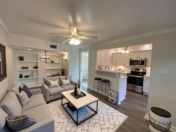 $2,100 | 807 South Fremont Avenue, Unit LOWR, Tampa, FL 33606
