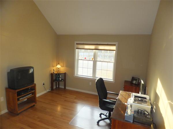 61 Riley Road, Unit 40 Lunenburg, MA 01462 - Photo 15 of 18 Gallery Image 15