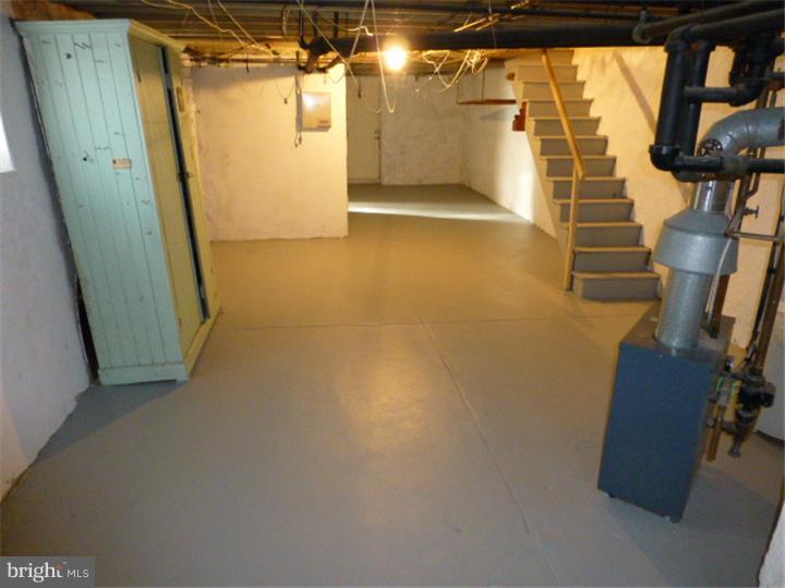 158 Glencoe Road Upper Darby, PA 19082 - Photo 19 of 24 Walk-out Basement