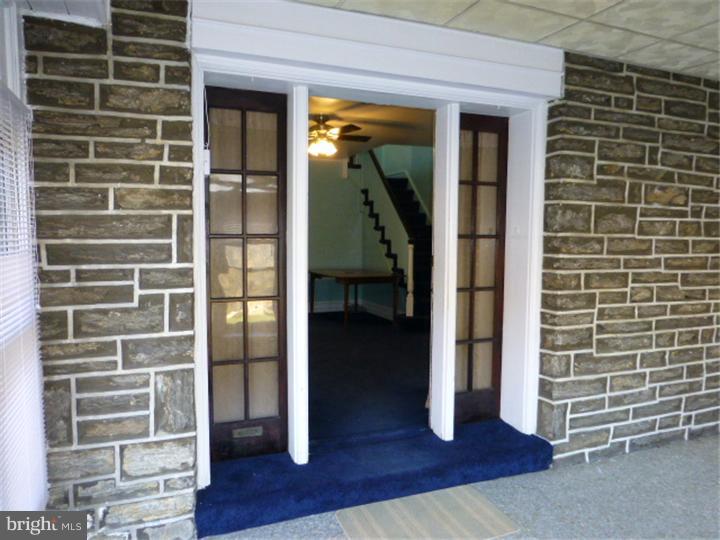 158 Glencoe Road Upper Darby, PA 19082 - Photo 20 of 24 Enclosed Porch
