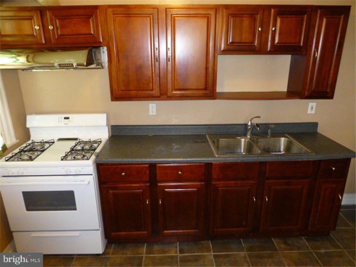 158 Glencoe Road Upper Darby, PA 19082 - Photo 10 of 24 Kitchen