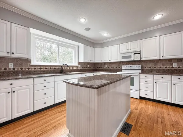 $359,900 | 6411 Northbrook Drive, Waterloo, IL 62298