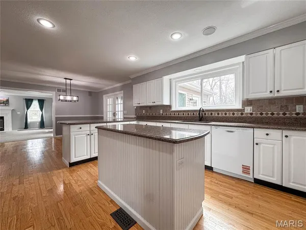 $359,900 | 6411 Northbrook Drive, Waterloo, IL 62298