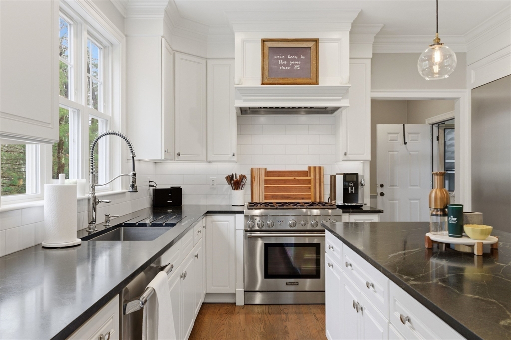 20 Huckleberry Road Hopkinton, MA 01748 - Photo 8 of 42