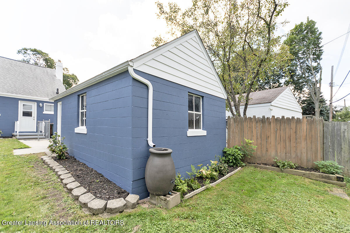 206 Strathmore Road Lansing, MI 48910 - Photo 4 of 4 _DSC7821