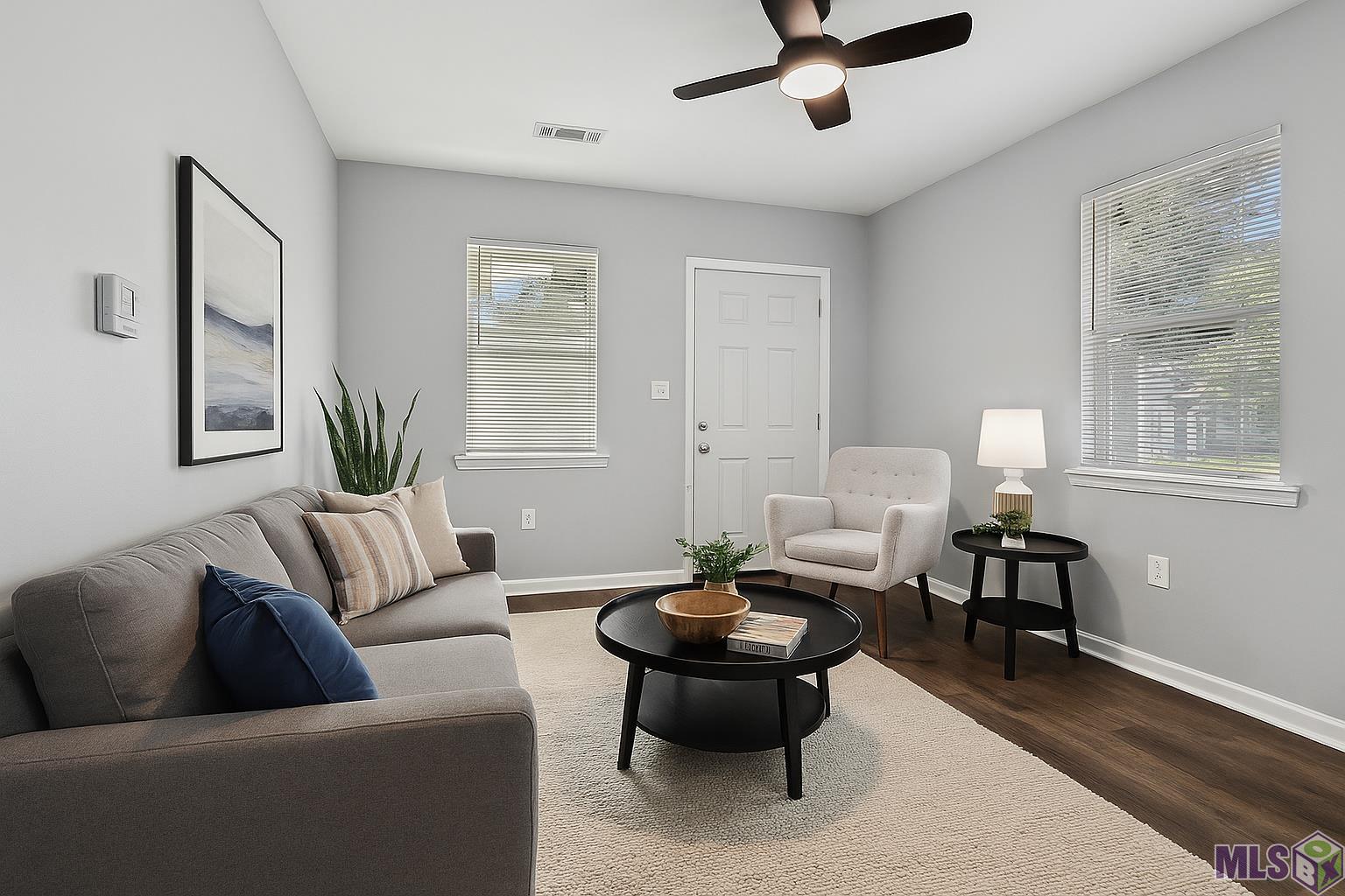 423-425 Gebelin Street Baton Rouge, LA 70802 - Photo 2 of 12 Living Room (Virtually Staged)