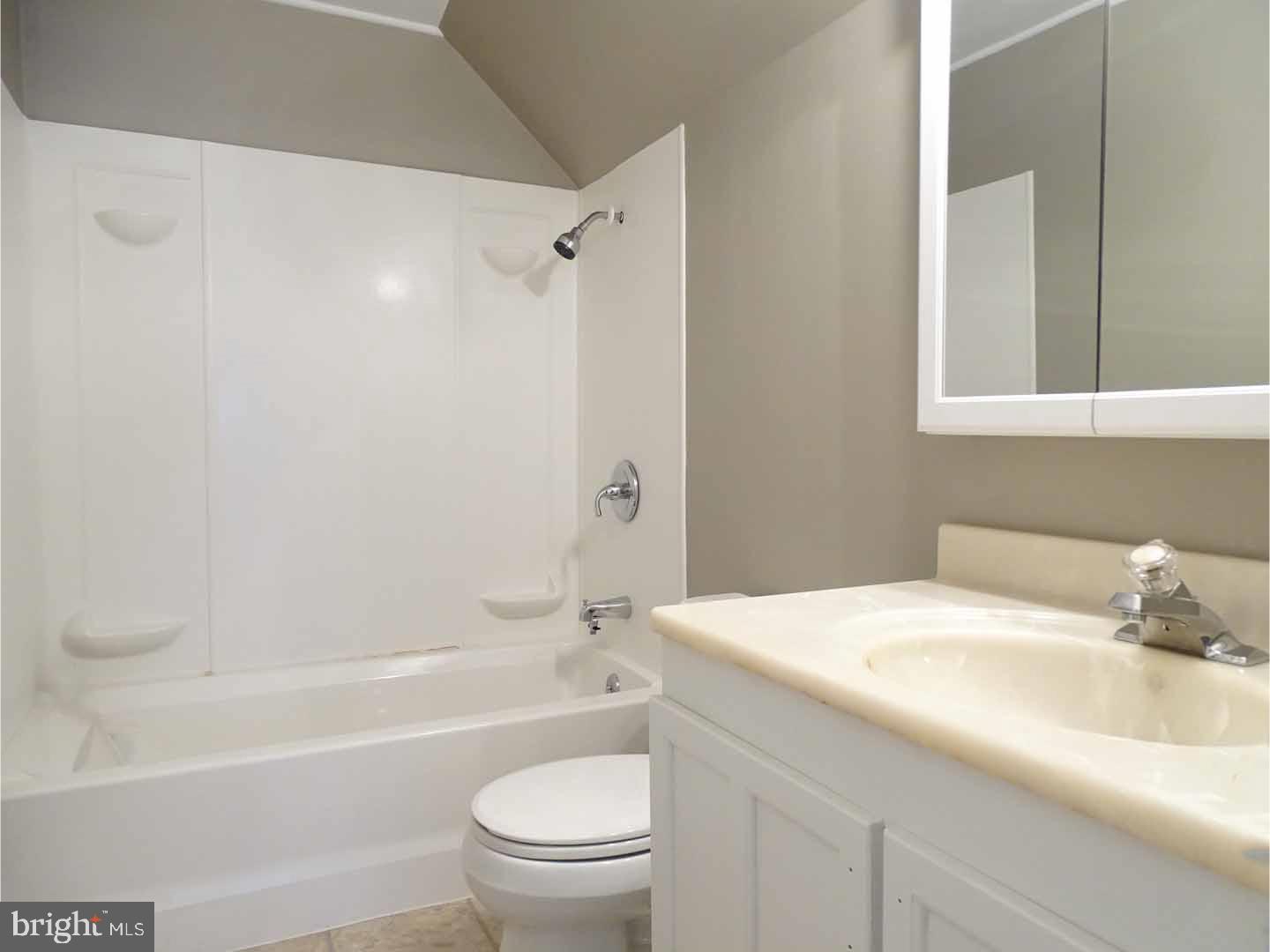 46 Hunt Road Levittown, PA 19056 - Photo 16 of 24 Gallery Image 16