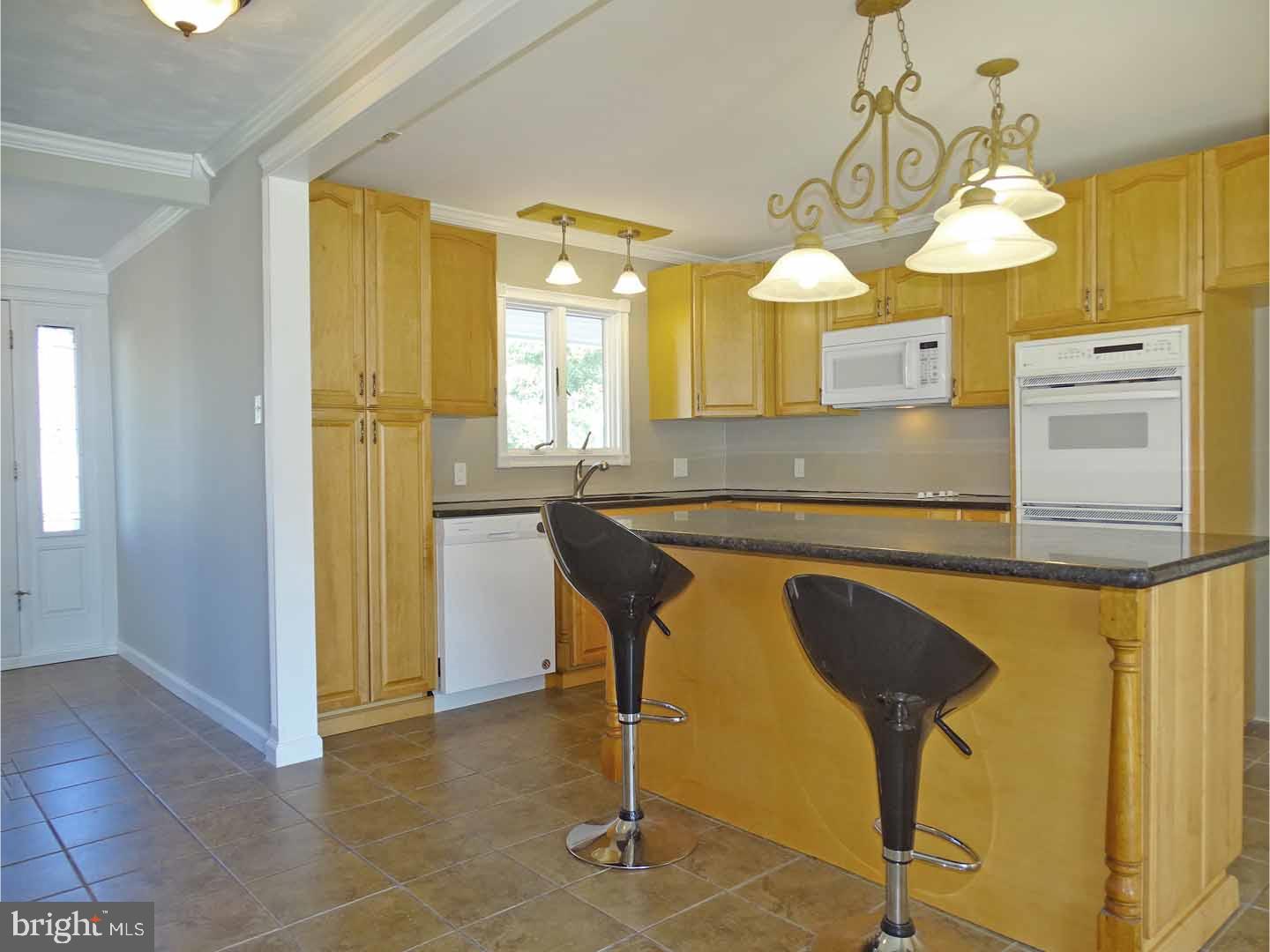 46 Hunt Road Levittown, PA 19056 - Photo 4 of 24 Gallery Image 4