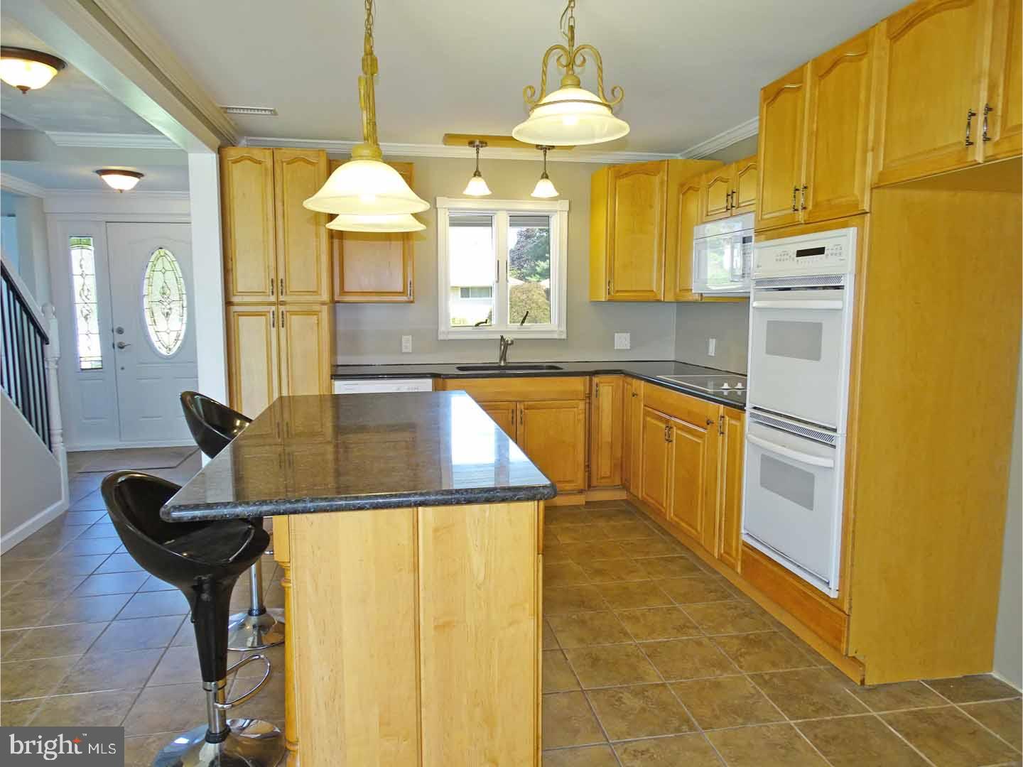 46 Hunt Road Levittown, PA 19056 - Photo 5 of 24 Gallery Image 5