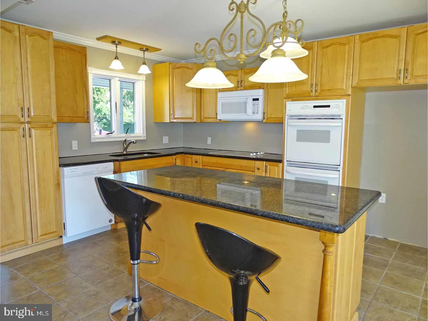 46 Hunt Road Levittown, PA 19056 - Photo 6 of 24 Gallery Image 6