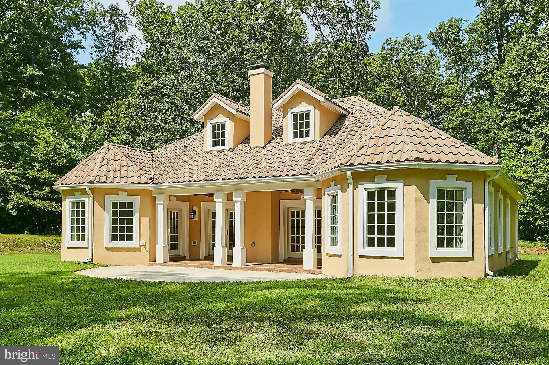 6 Ridgeview Circle Fredericksburg, VA 22406 - Photo 1 of 29 Exterior (Rear)