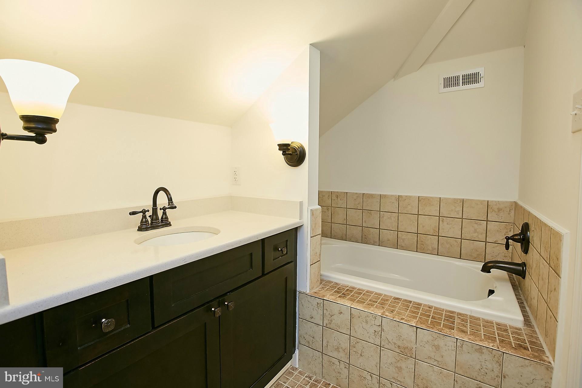 6 Ridgeview Circle Fredericksburg, VA 22406 - Photo 24 of 29 Bath (Master)