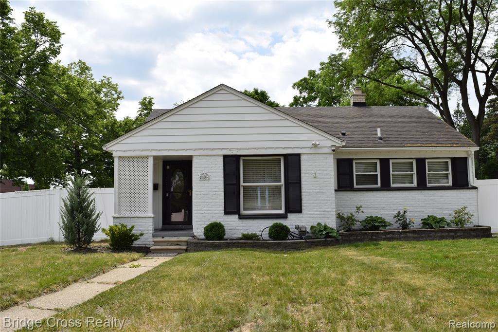 2896 Dorchester Road Birmingham, MI 48009 - Photo 2 of 35