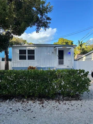 $3,500 | 124 South Bay Harbor Drive, Unit 124, Key Largo, FL 33037