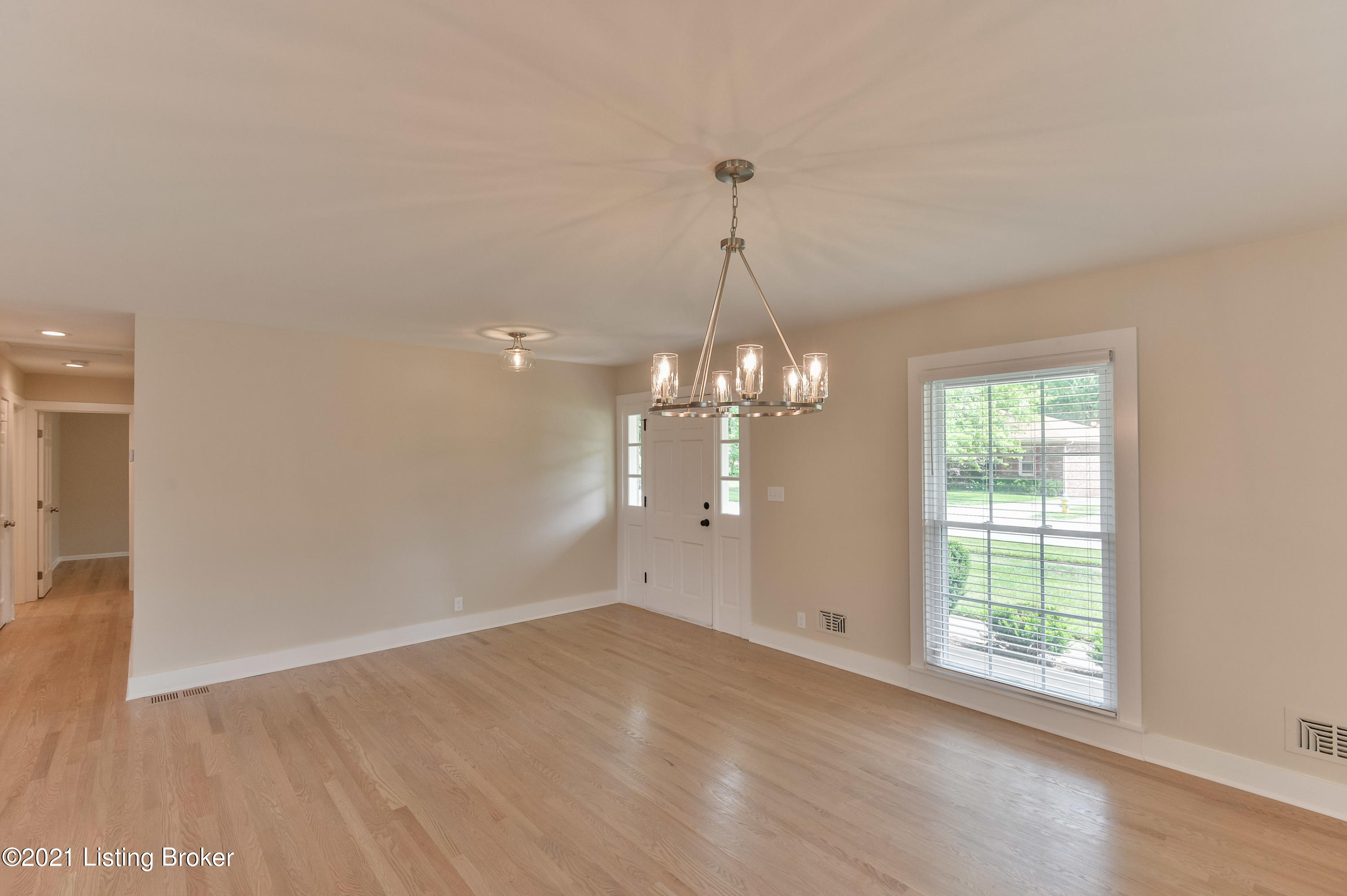 2406 Hayward Road Louisville, KY 40242 - Photo 5 of 53 014 - 20200701 5765