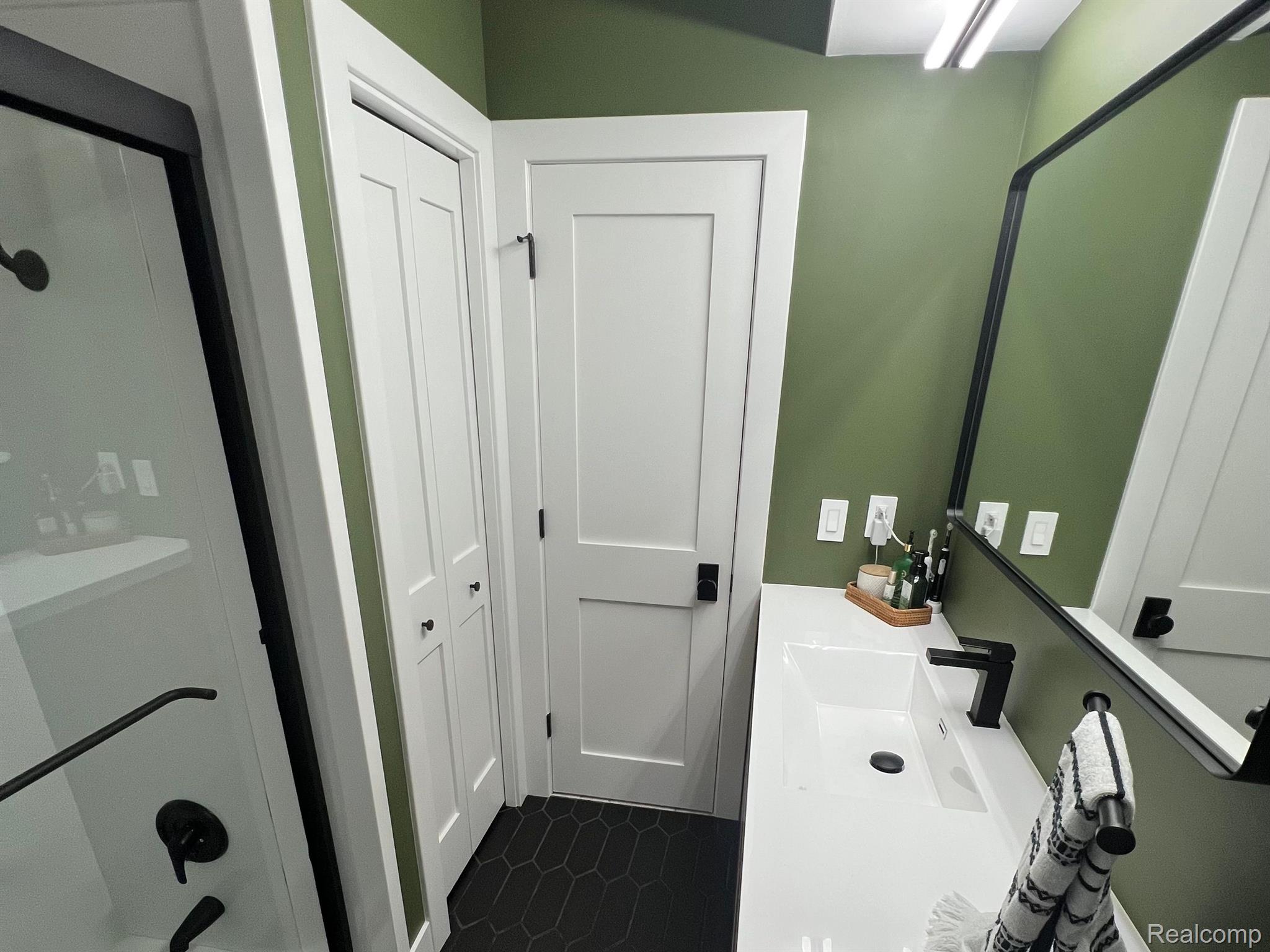 7299 Riverside Drive Algonac, MI 48001 - Photo 27 of 32 Gallery Image 27