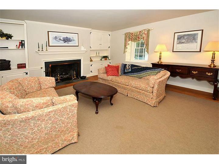 1425 Scrope Road Rydal, PA 19046 - Photo 3 of 25 Living Room