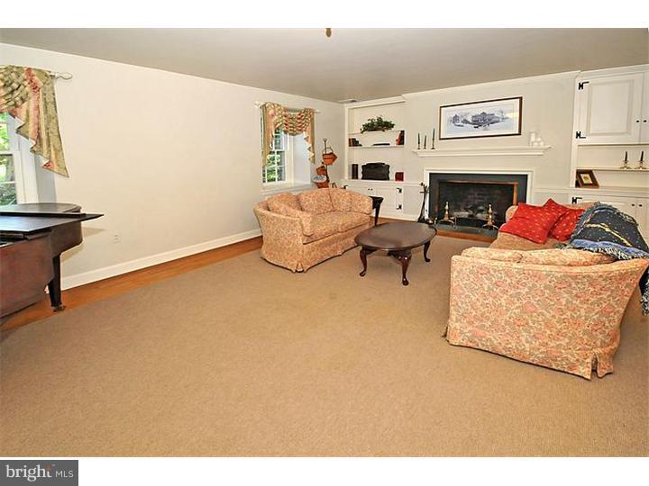 1425 Scrope Road Rydal, PA 19046 - Photo 4 of 25 Living Room