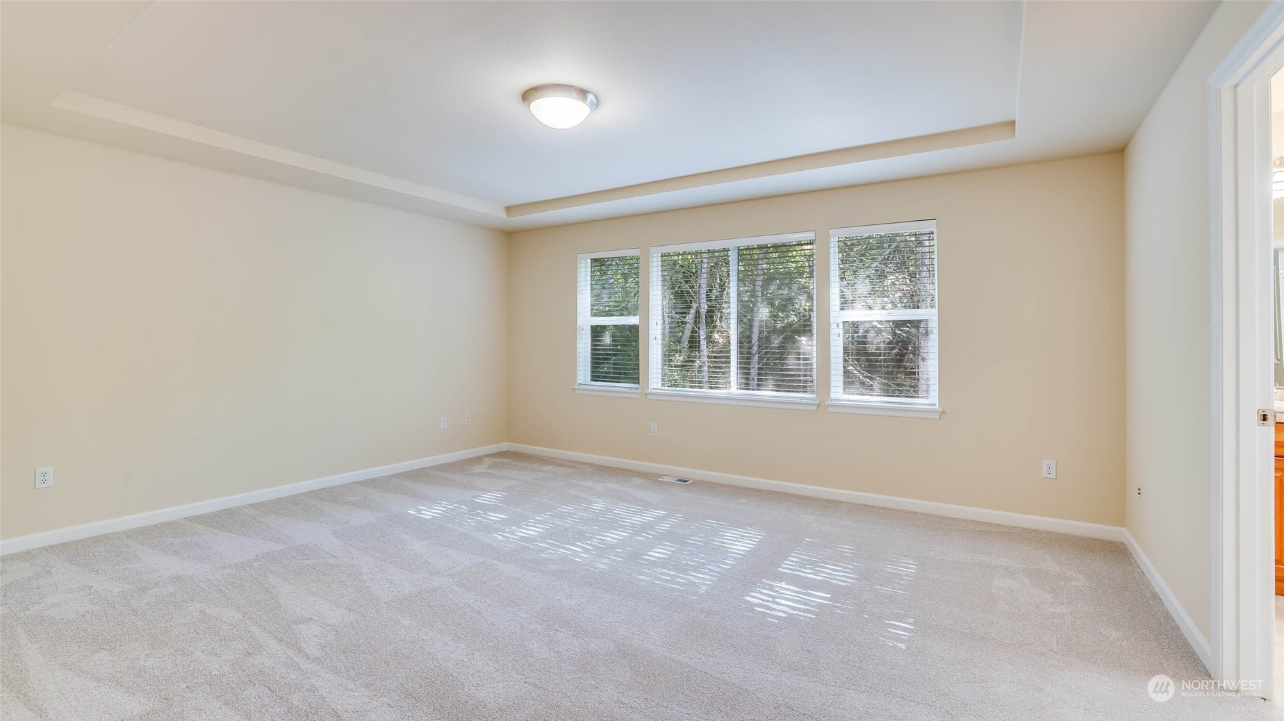 16601 Southeast 165th Way Renton, WA 98058 - Photo 17 of 33 an empty room with windows