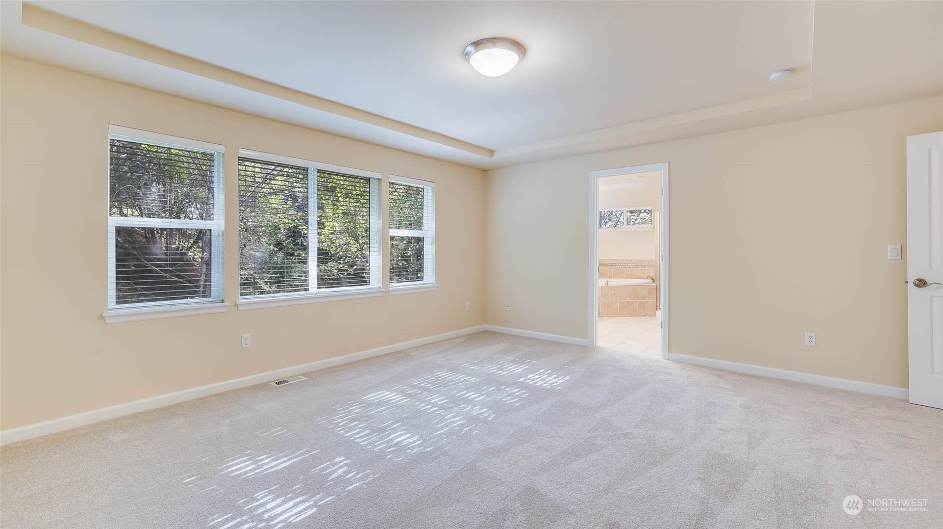 16601 Southeast 165th Way Renton, WA 98058 - Photo 18 of 33 an empty room with a window