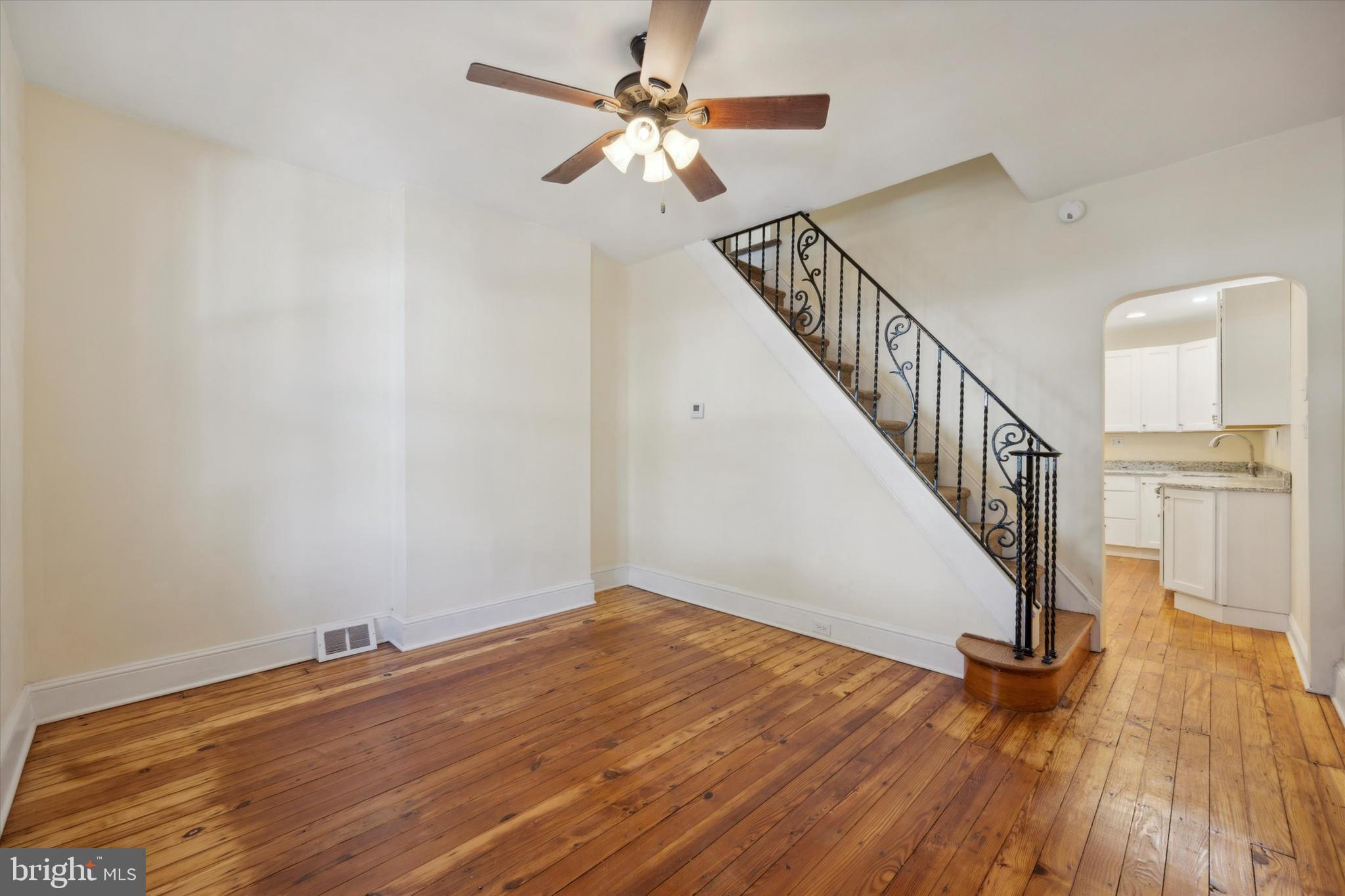 467 Ripka Street Philadelphia, PA 19128 - Photo 4 of 15