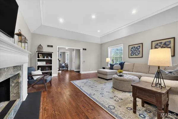 $1,150,000 | 326 Luther Lane, Glendale, MO 63122