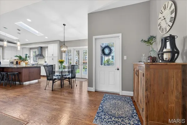 $1,150,000 | 326 Luther Lane, Glendale, MO 63122