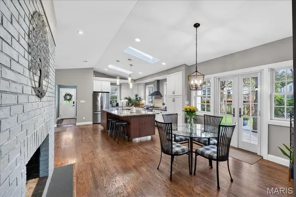 $1,150,000 | 326 Luther Lane, Glendale, MO 63122