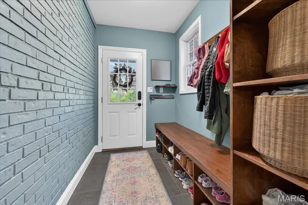 $1,150,000 | 326 Luther Lane, Glendale, MO 63122