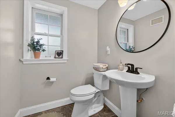 $1,150,000 | 326 Luther Lane, Glendale, MO 63122