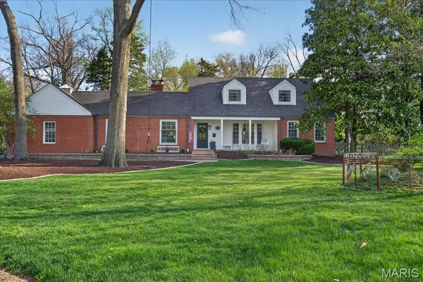 $1,150,000 | 326 Luther Lane, Glendale, MO 63122
