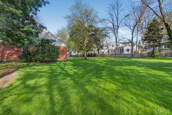 $1,150,000 | 326 Luther Lane, Glendale, MO 63122