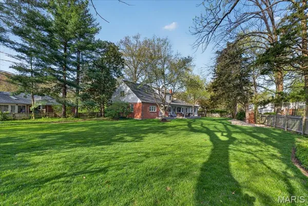 $1,150,000 | 326 Luther Lane, Glendale, MO 63122
