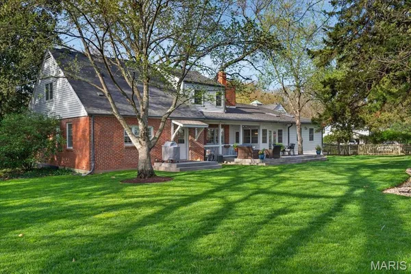 $1,150,000 | 326 Luther Lane, Glendale, MO 63122