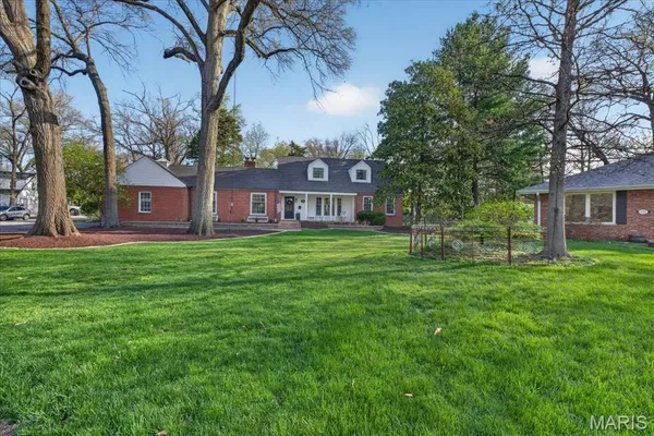 $1,150,000 | 326 Luther Lane, Glendale, MO 63122