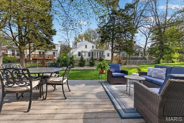 $1,150,000 | 326 Luther Lane, Glendale, MO 63122