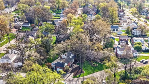 $1,150,000 | 326 Luther Lane, Glendale, MO 63122