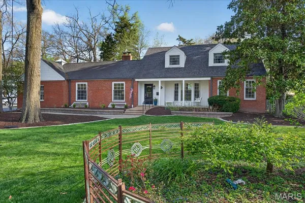 $1,150,000 | 326 Luther Lane, Glendale, MO 63122