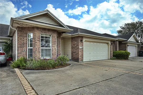 $219,900 | 7251 Prairie Drive, Unit 6, Corpus Christi, TX 78413