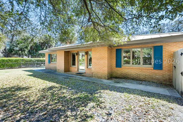 $2,450,000 | 2 Night Hawk Street, Hilton Head Island, SC 29928