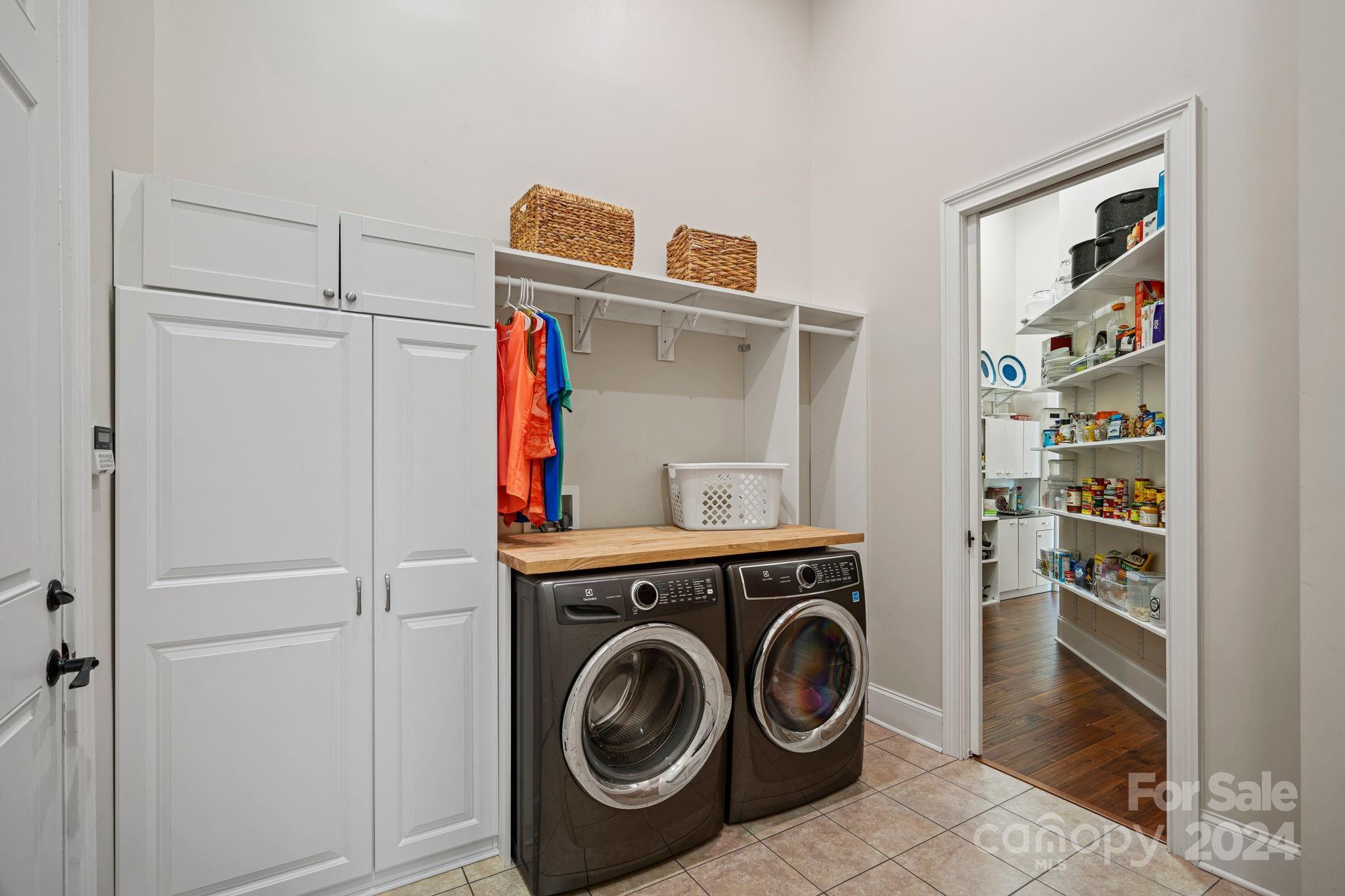 719 Old Cove Road Fort Mill, SC 29708 - Photo 14 of 45 a utility room with dryer and washer