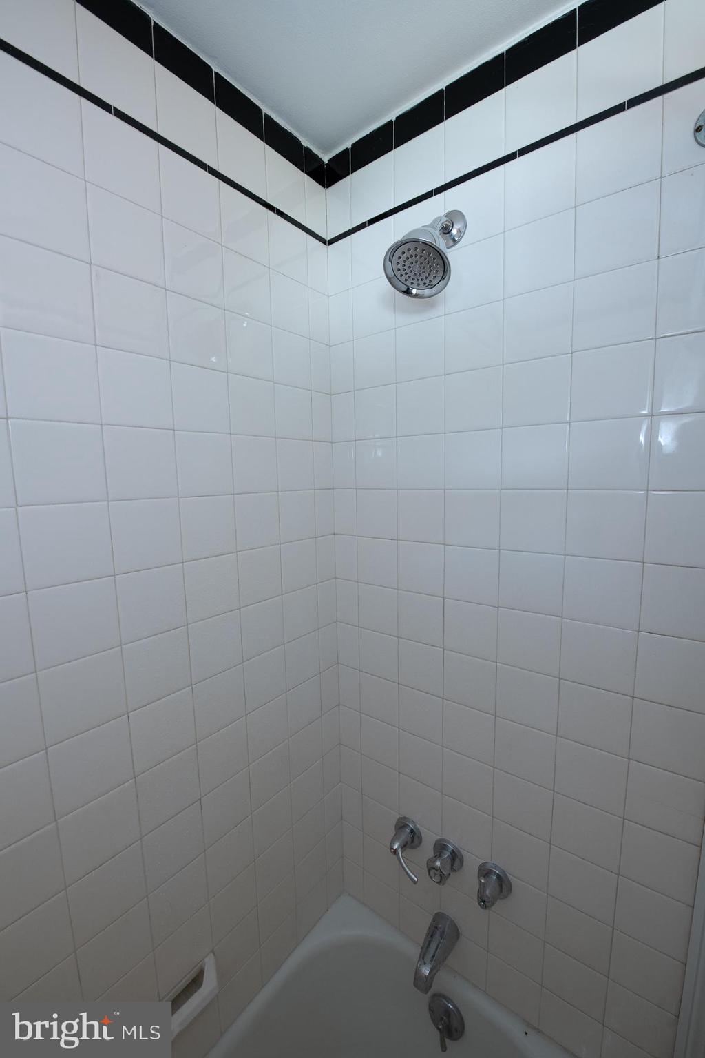 103 Fennerton Road Paoli, PA 19301 - Photo 21 of 24 Hall Bath