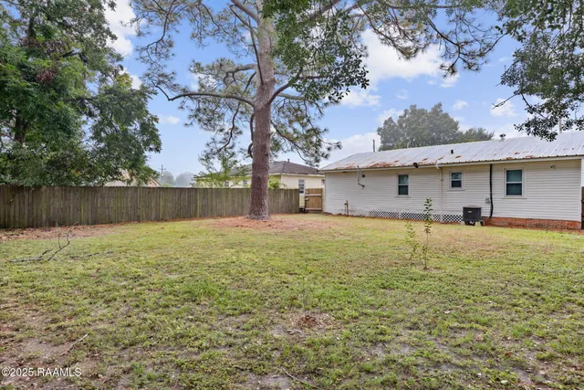 $126,900 | 406 Ann Drive, Rayne, LA 70578